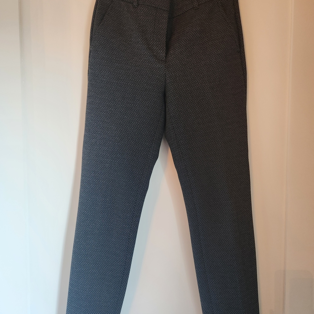 White House Black Market Black Cropped Pants